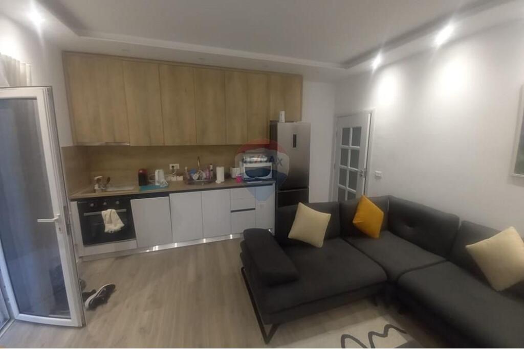 Shitet Vile ne Qender te Tiranes