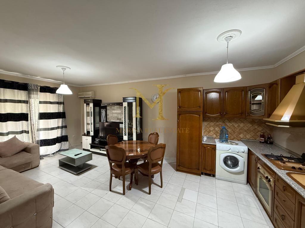 APPARTAMENTO 1+1 IN AFFITTO VICINO ALLA SCUOLA BAJRAM CURRI !!