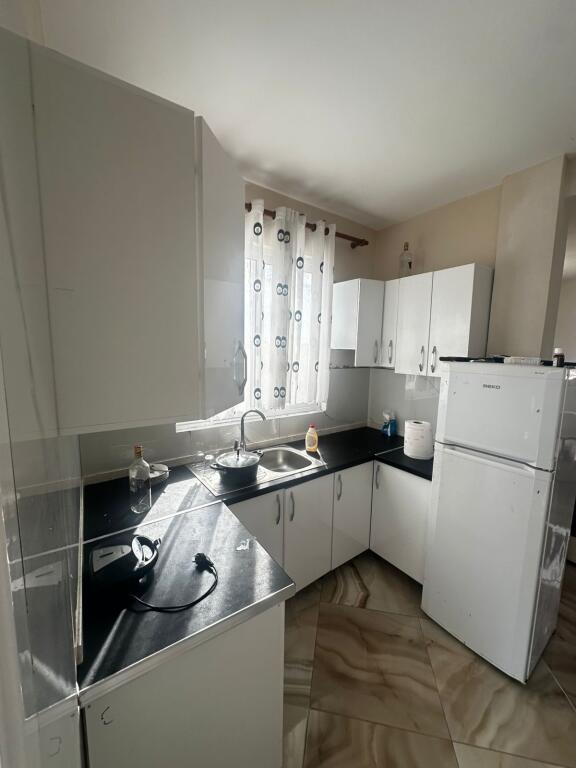 🏡 Shitet Vilë 2-Katëshe Manze