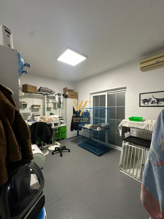 JEPET DYQAN 90 M2 ME QIRA TE KOMUNA E PARISIT 1.500 EURO