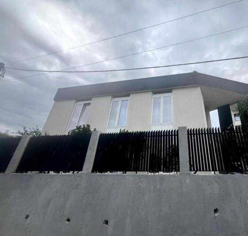 We sell a villa near Lake Farka!