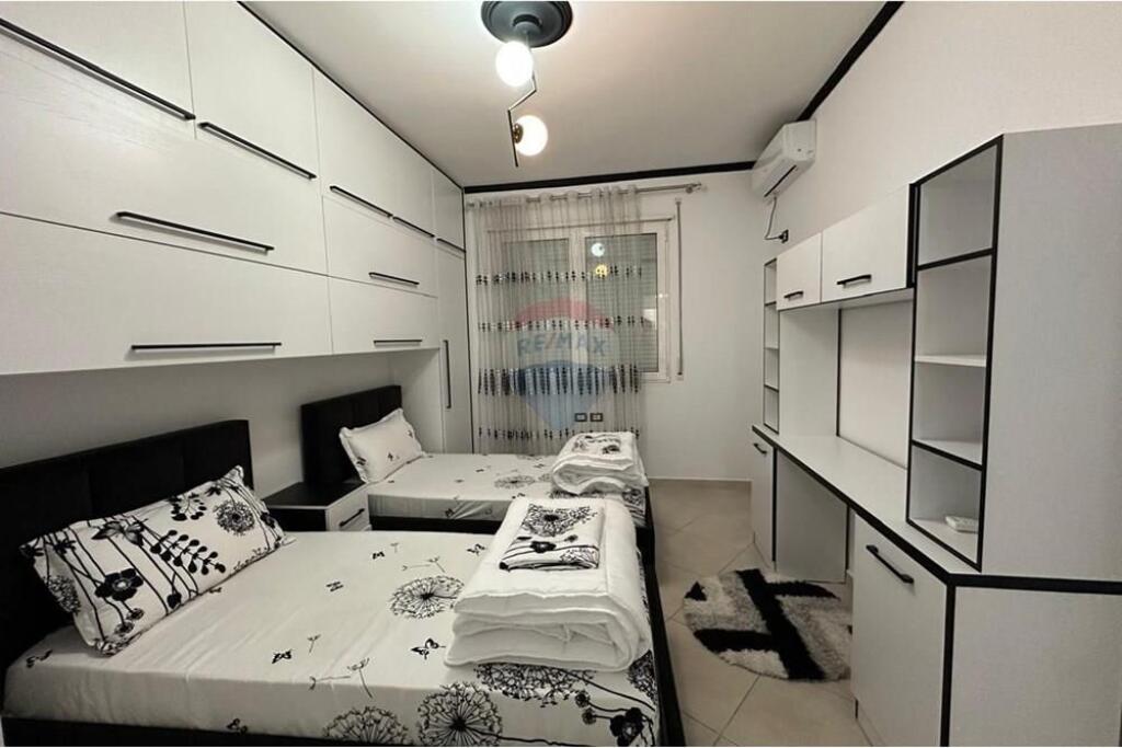 !!!Ap 2+1+2 per qira - Liqeni i thatë!!!