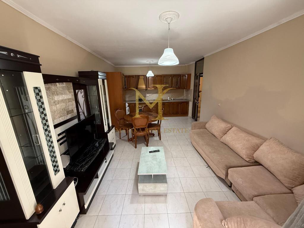 APPARTAMENTO 1+1 IN AFFITTO VICINO ALLA SCUOLA BAJRAM CURRI !!