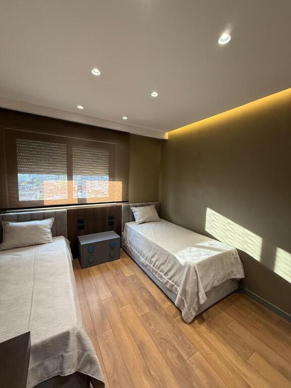 Apartment 2+1+parking for rent on Durres Street