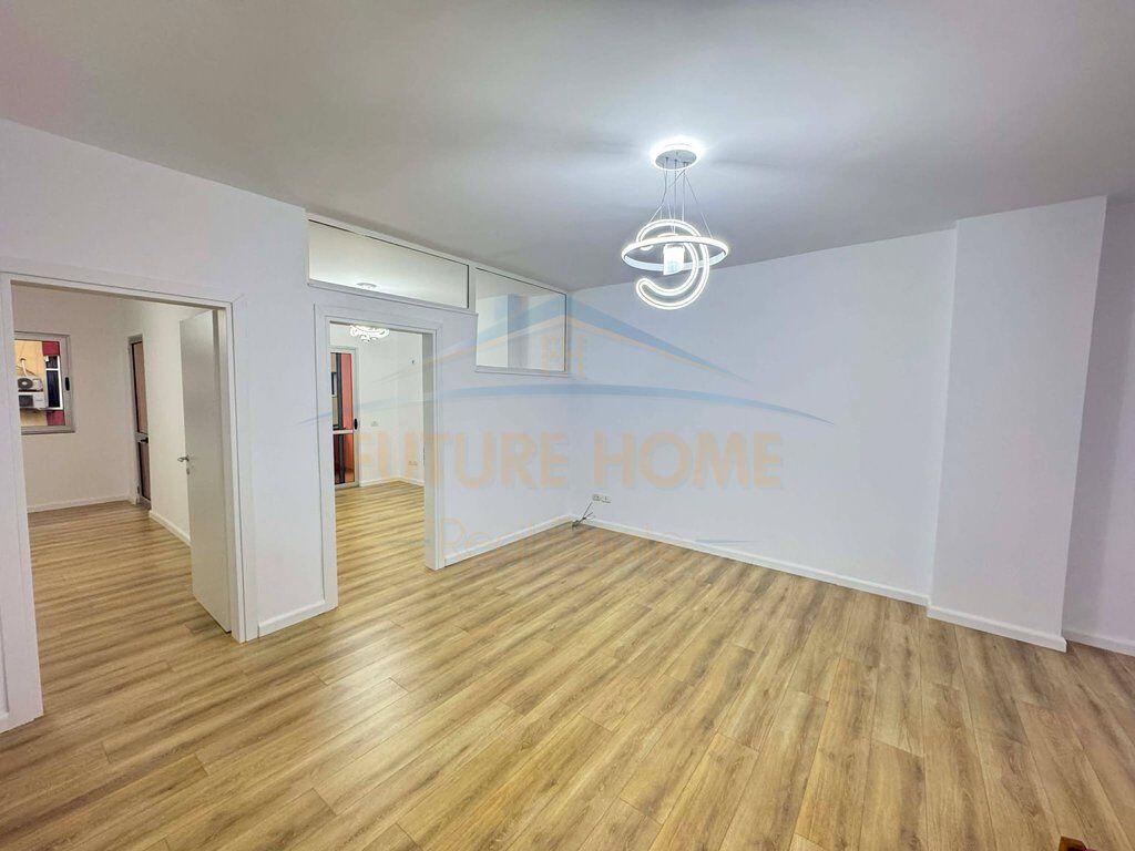 Shitet , Apartament 2+1 , Unaza e Re , Tirane