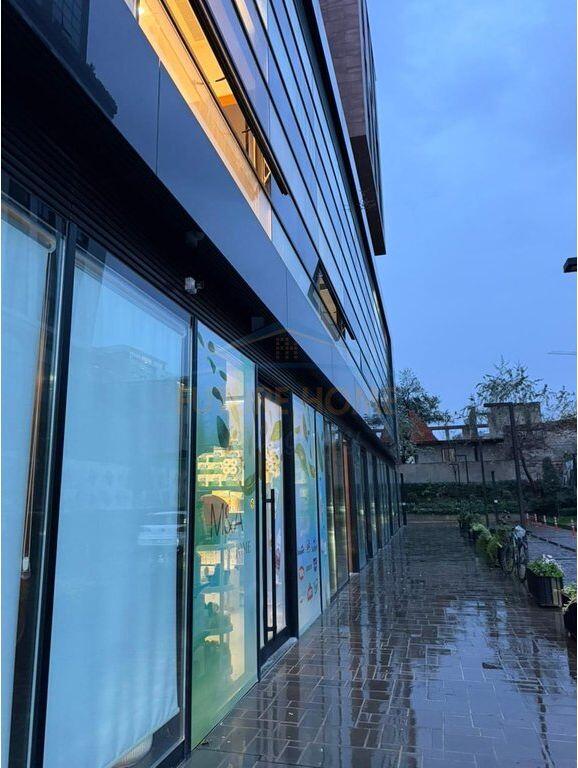 Shitet, Ambient Biznesi, Rruga e Kavajës, Tiranë