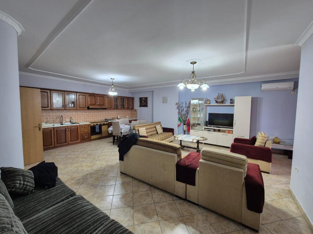 Apartament me qera 2+1+2 Joena,21 dhjetori