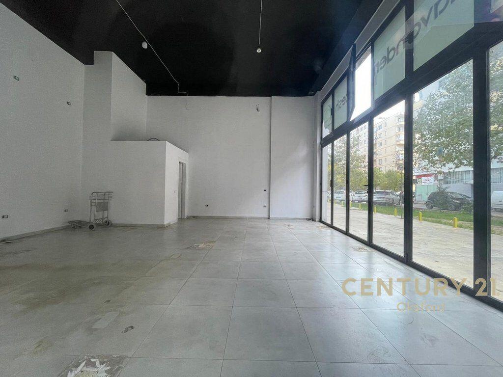 AMBIENT KOMERCIAL PER SHITJE NE ASTIR