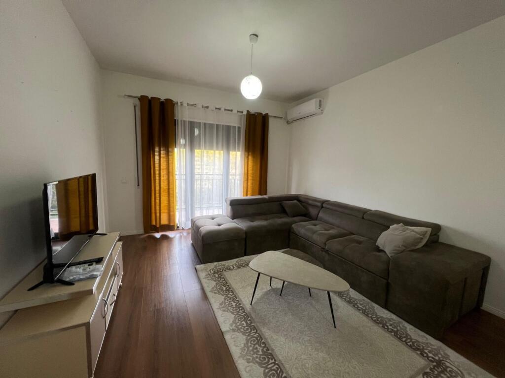 Apartament 1+1+Post Parkimi për Qera,