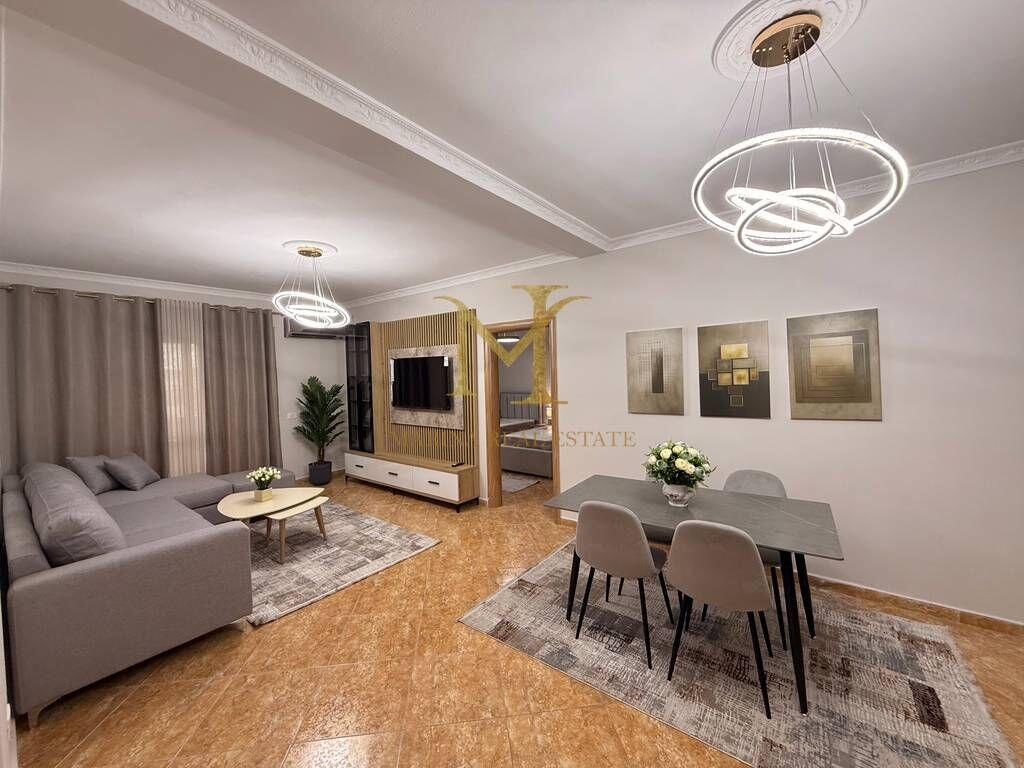 Shitet Apartament 2+1 Ne Kompleksin Eka ne Plazh , Hekurudha !!