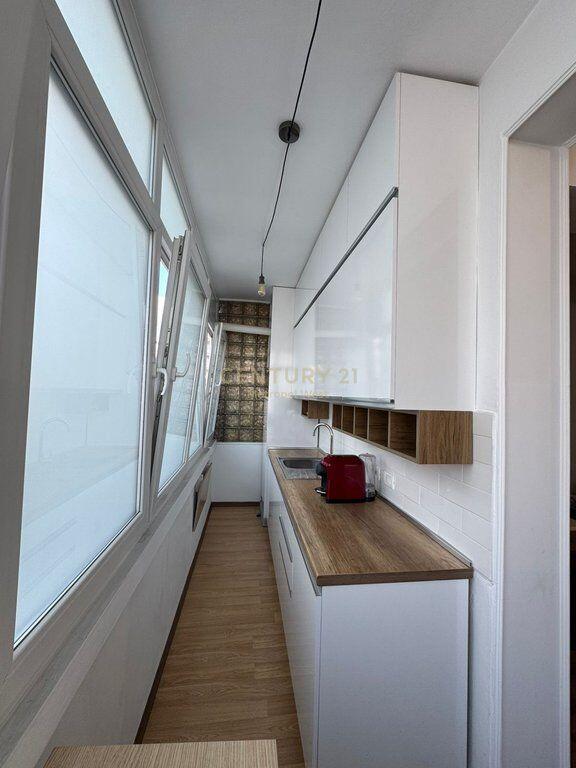 Vendesi in vendita 1+1 in Via Mine Peza, vicino a Caffè Flora!