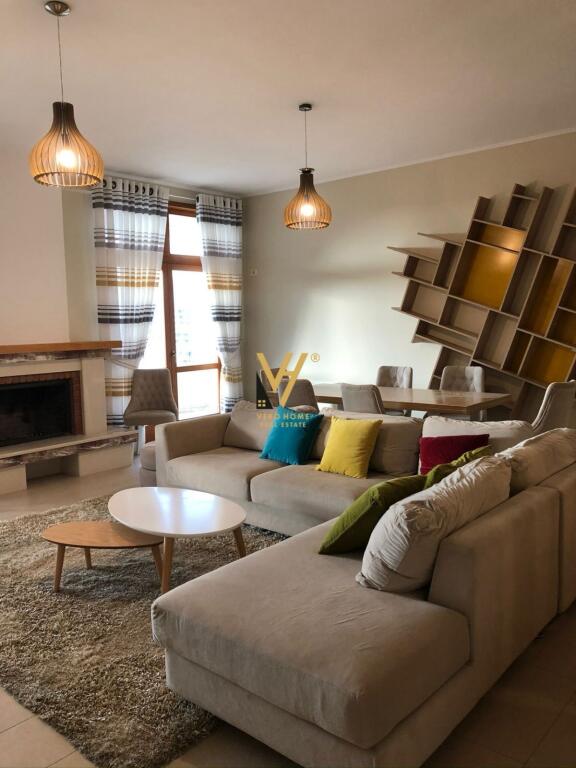 JEPET APARTAMENT 3+1+2+VERANDE ME QIRA TE KOPSHTI ZOOLOGJIK 1.500 EURO
