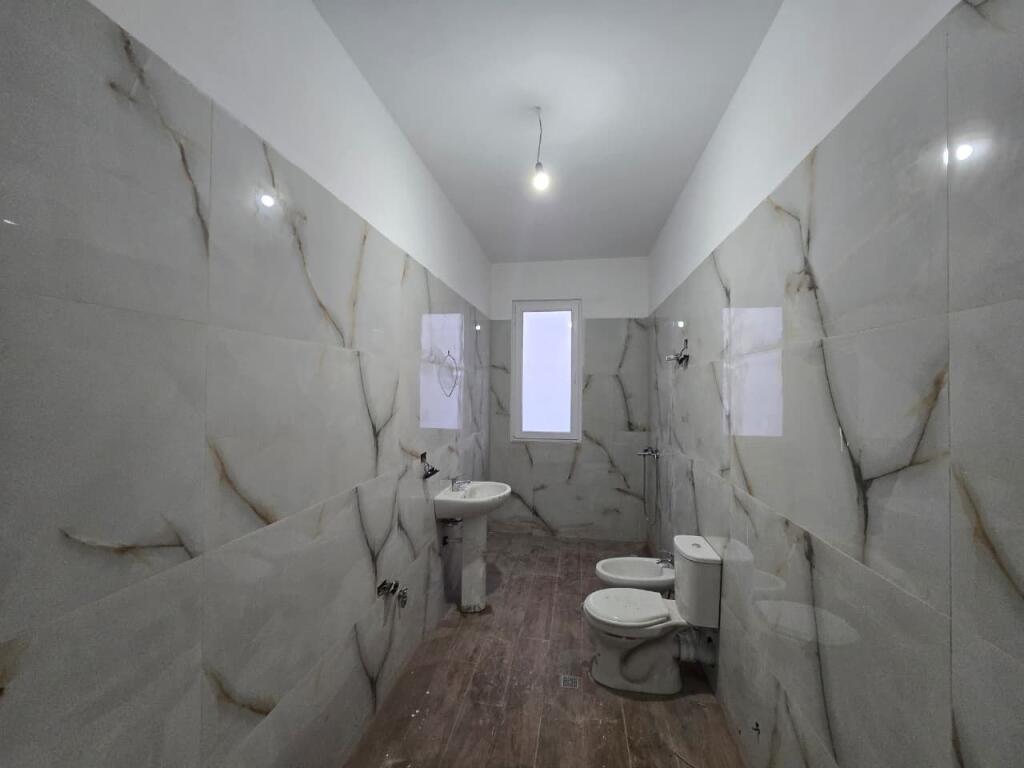 Shitet Apartament 2+1+Blk - Bulevardi i Ri