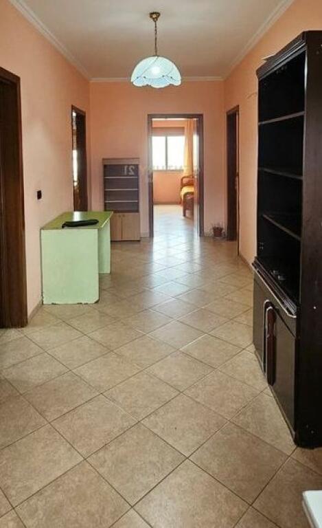 Appartamento 2+1 in affitto in Via Bardhyl.