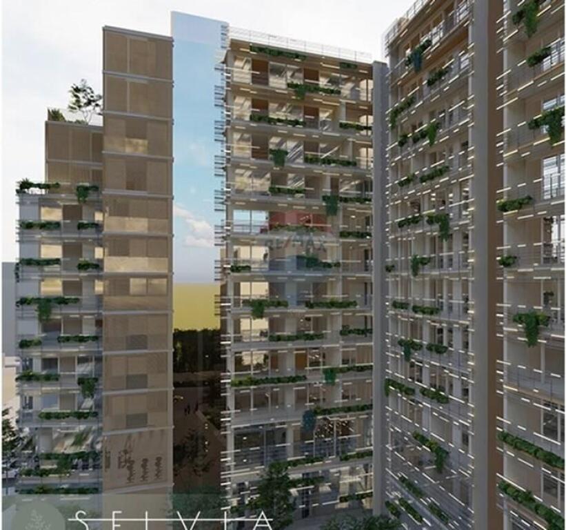 Dyqan+ parkim per shitje te Selvia