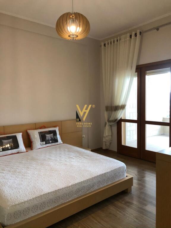 JEPET APARTAMENT 3+1+2+VERANDE ME QIRA TE KOPSHTI ZOOLOGJIK 1.500 EURO