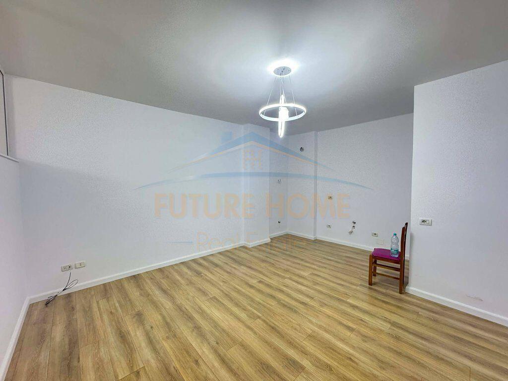 Shitet , Apartament 2+1 , Unaza e Re , Tirane