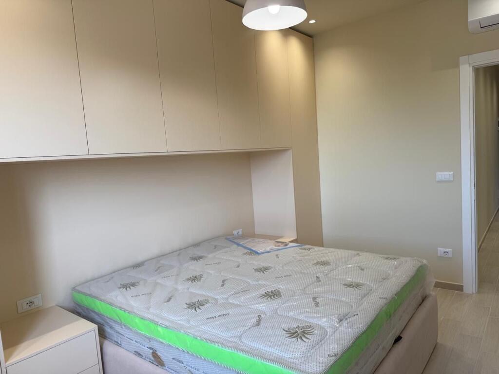 Jepet me qera – Apartament 1+1 në rrugën “5 Maji”