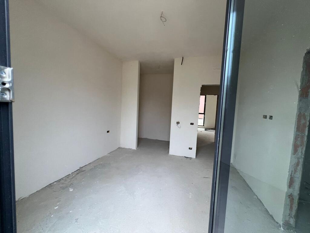 Shitet, Apartament 2+1+2+2 Poste Parkimi, Tulipan Residence, Tiranë.