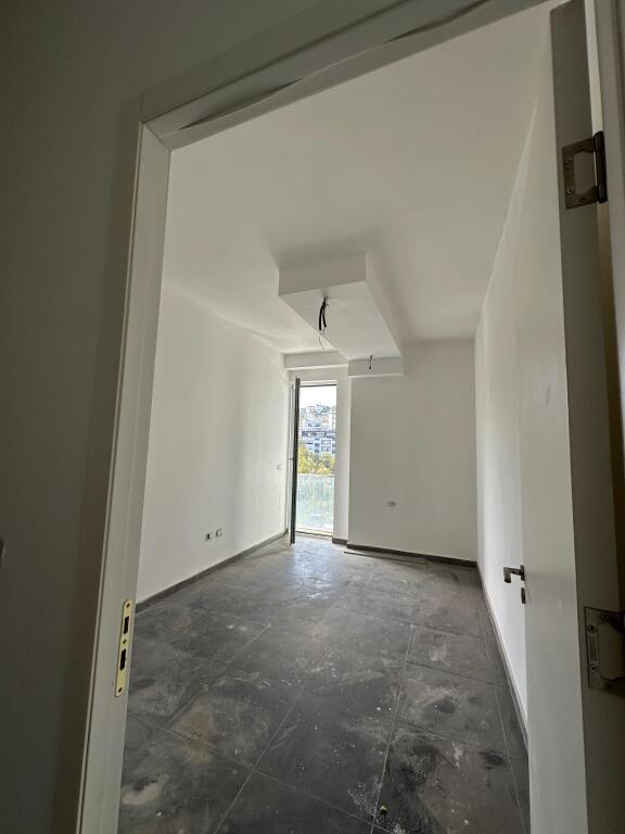 2+1,pallat i 2019 me hipoteke,liqeni i thate radisoni,238.000 euro