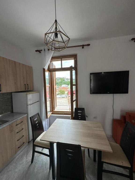 Appartamento 1+1 in affitto a lungo termine, Muradie Vlore, 280€/mese, Vicino all'Orologio!