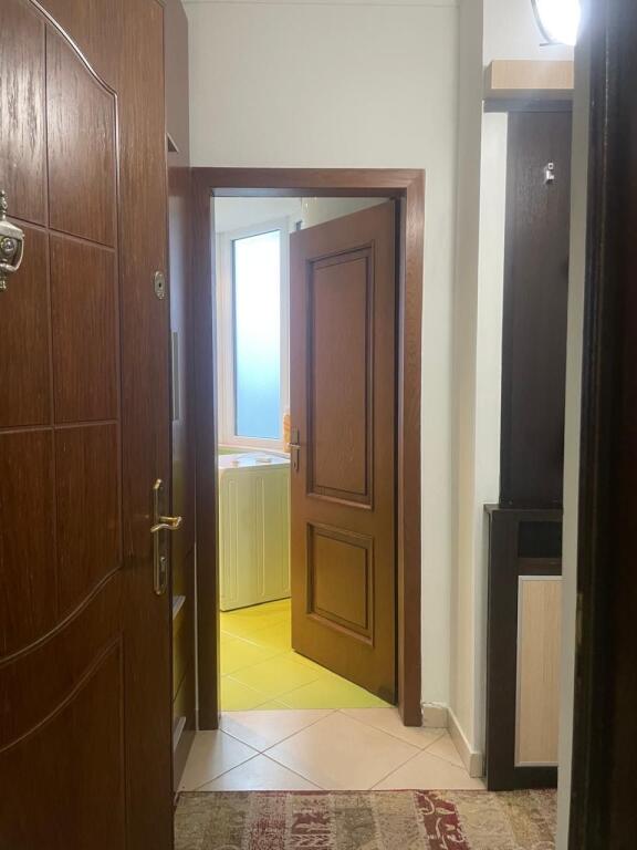 2+1,kompleksi kolombo liqeni i thate,260.000 euro