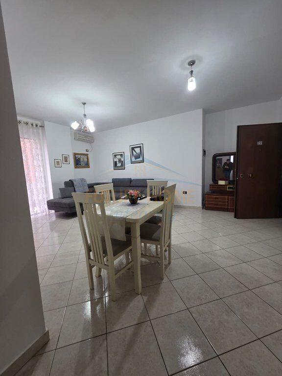 Qera, Apartament 2+1+2, Unaza e Re, Tiranë.