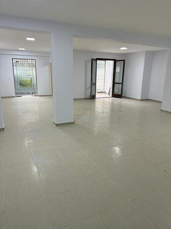 Negozio in affitto 90 m² al Giardino Botanico, Tirana!!