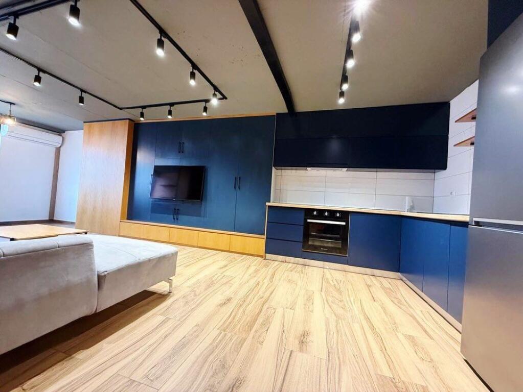 AMERICAN HOSPITAL 3, GOLDEN PARK  Floors 1 and 2 residential  We sell super duplex apartment  2+1.