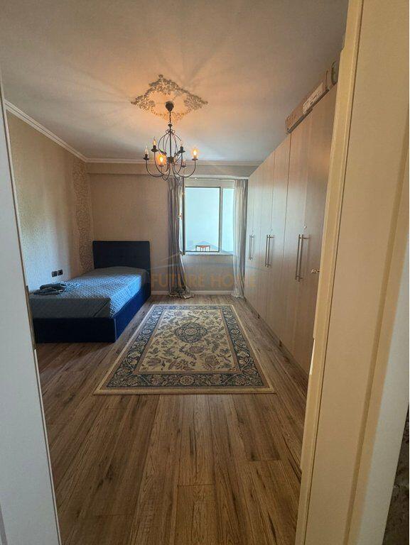 Shitet, Apartament 2+1+2, Bllok, Tirane