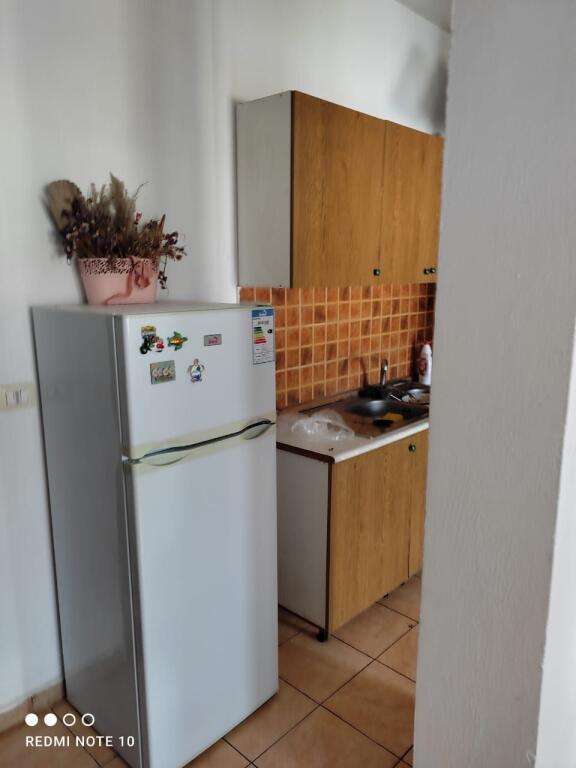 APARTAMENT 2+1.42000 LEKE.RRUGA 5 MAJI.BIG MARKET