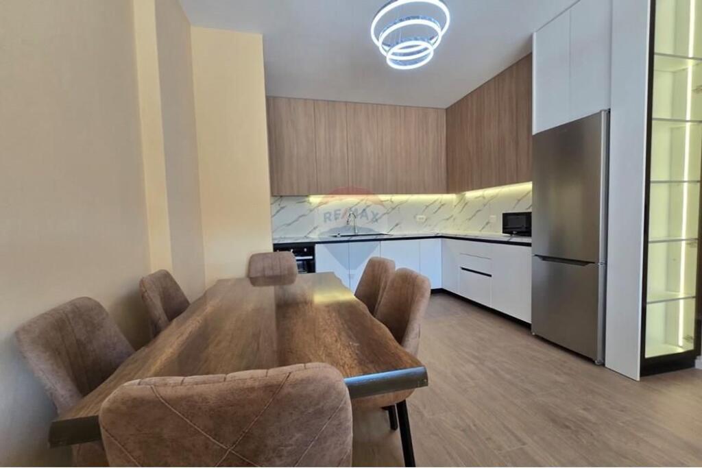 Apartament - Për Qira - Liqeni I Thatë, Tiranë