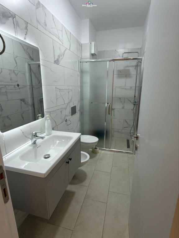 Appartamento In Affitto 2+1 Vicino Komuna e Parisit (ID B2201604) Tirana