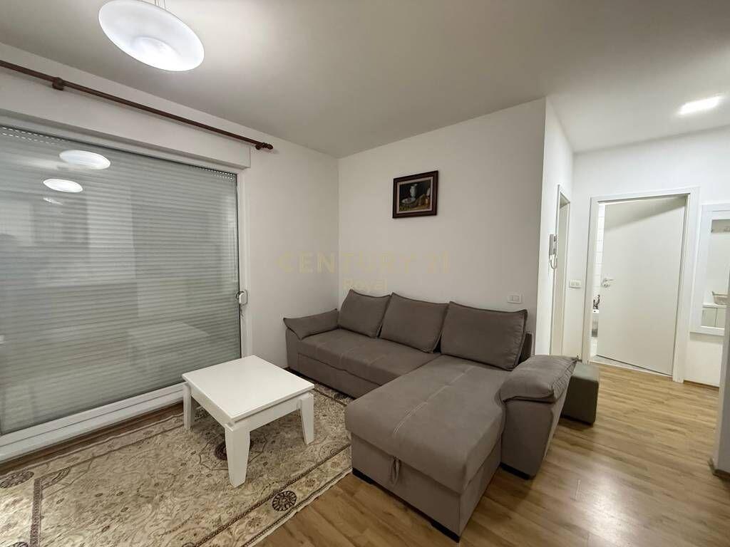 JEPET ME QIRA APARTAMENT 1+1 (SIRI KODRA)