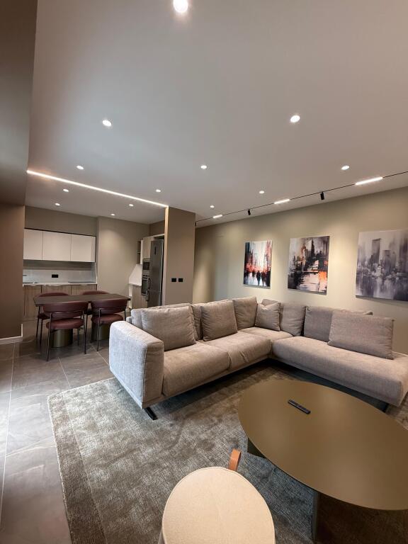 🏠APPARTAMENTO 2+1+2+POSTO AUTO IN AFFITTO 📍AMBASCIATORE 3 ✨Arredato da un architetto 💶Prezzo: 2200€