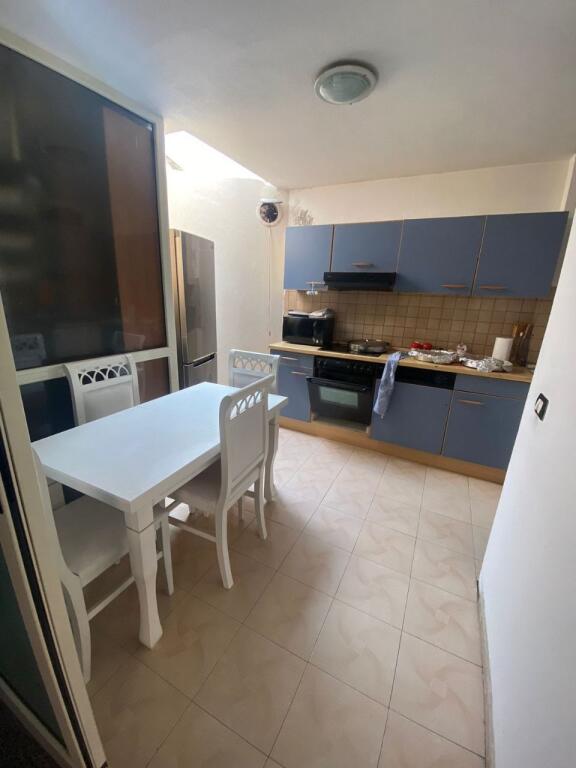 APARTAMENT 3+1+2 ME QIRA BRRYLI 550 EURO