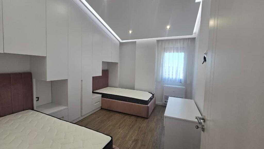 Qera, Apartament, Fresku