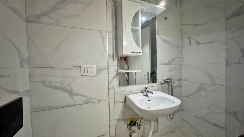 SHITET APARTAMENTI, GOLEM. 58m2