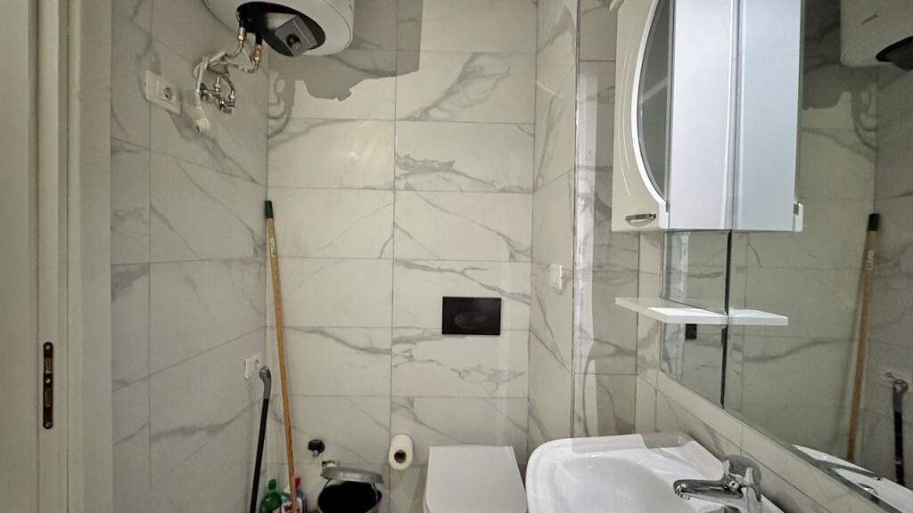SHITET APARTAMENTI, GOLEM. 58m2