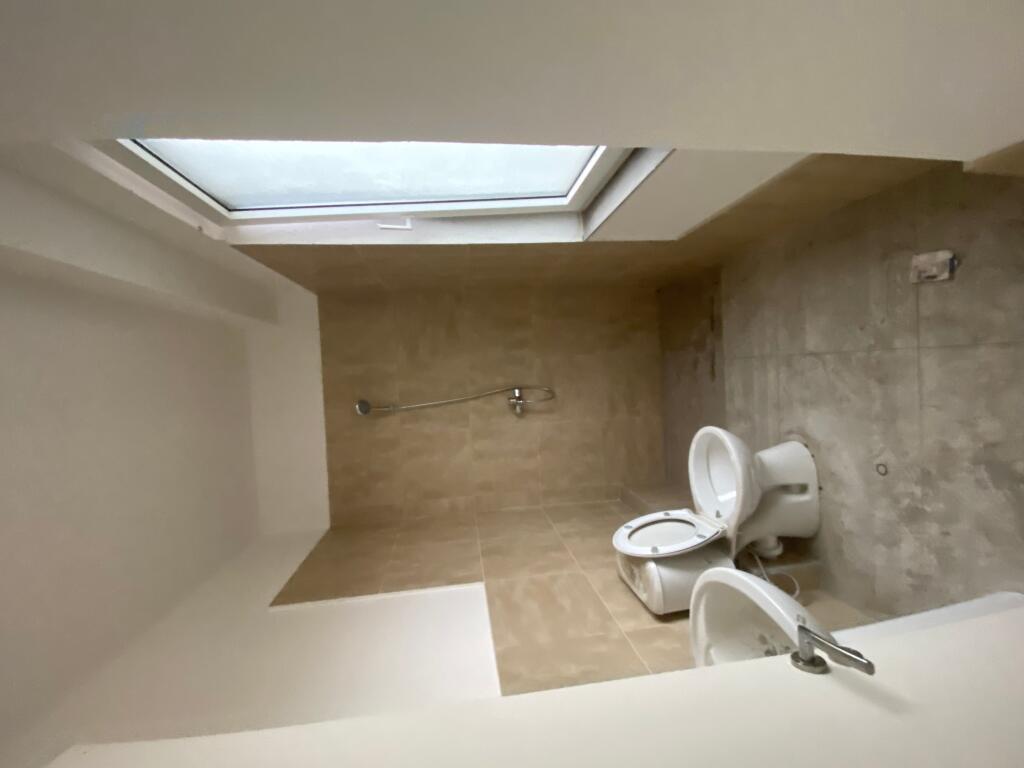 2+1,te hotel radison liqeni i thate,cmimi 238.000 euro i diskutueshem