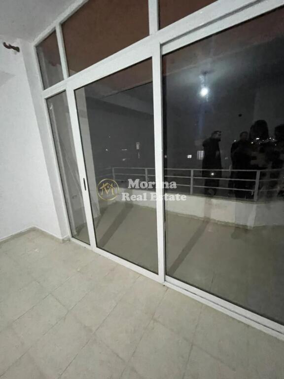 Shitet garsoniere  + verande, ne Astir, 105.000 euro