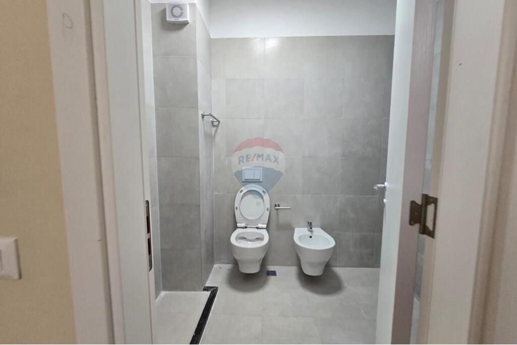 Apartament - Për Qira - Liqeni I Thatë, Tiranë