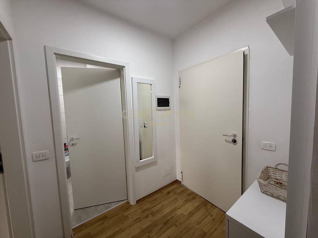 JEPET ME QIRA APARTAMENT 1+1 (SIRI KODRA)