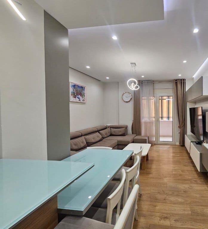 APARTAMENT 2+1 PER SHITJE TEK FRESKU