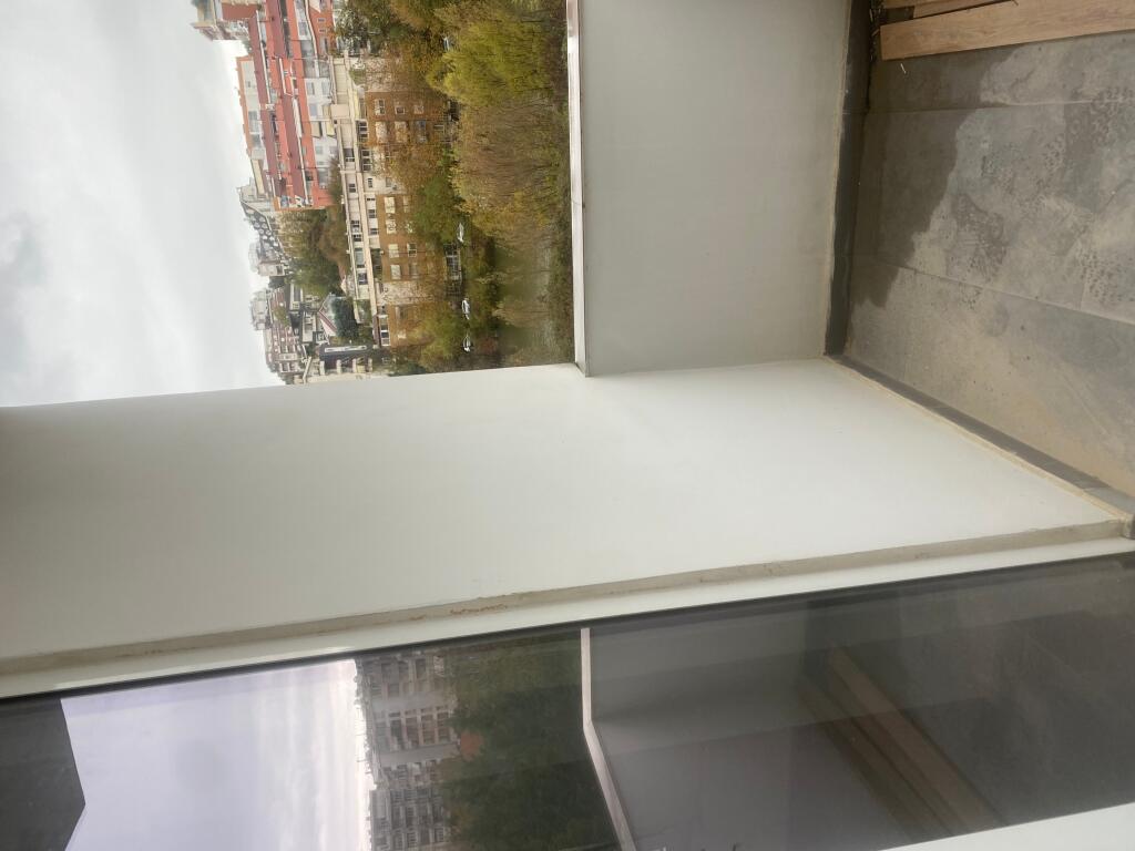 2+1,te hotel radison liqeni i thate,cmimi 238.000 euro i diskutueshem