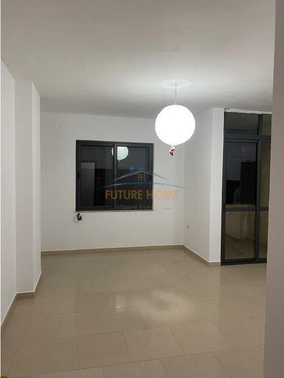 Qira  Apartament 2+1 në zonën e Komunës së Parisit