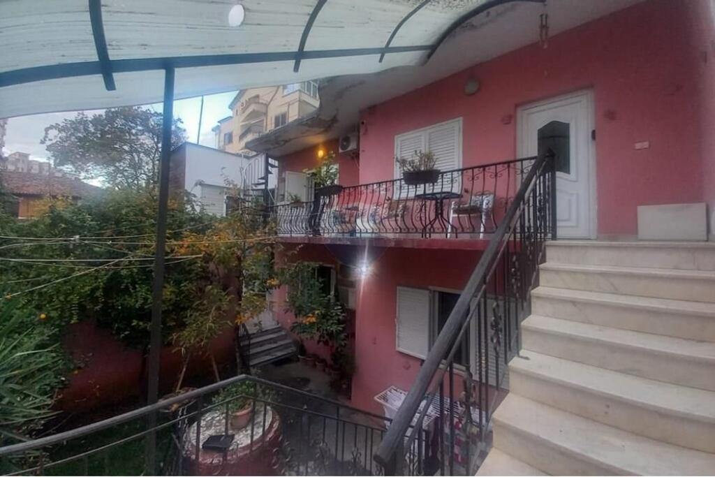 Shitet Vile ne Qender te Tiranes