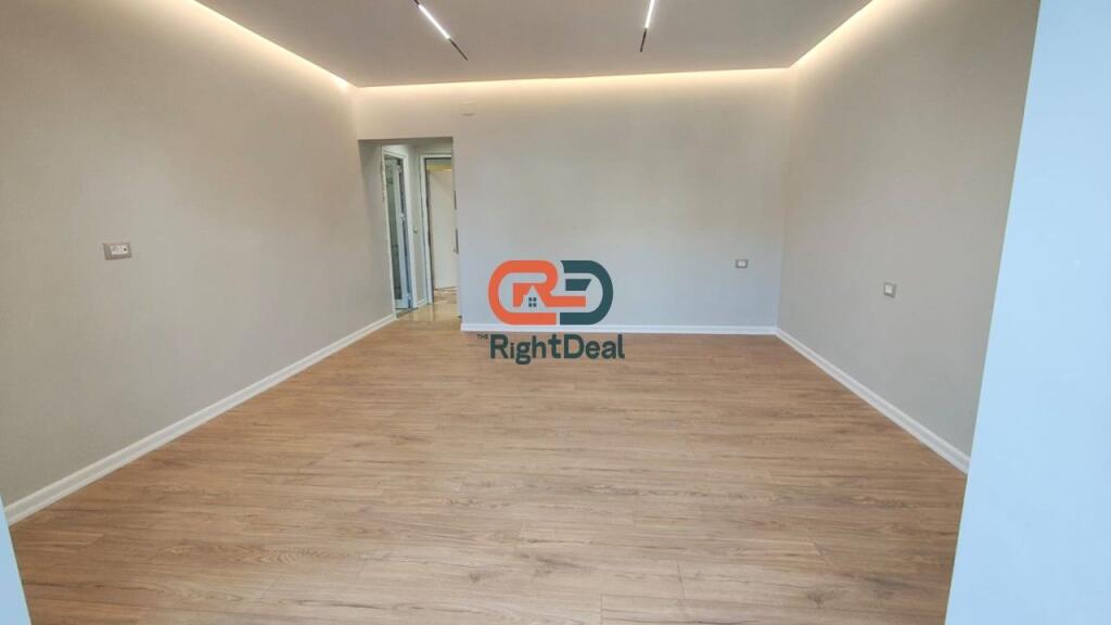 Tek Rruga E Barrikadave, Shiten Dy Apartamente Ideale Per Investim!!