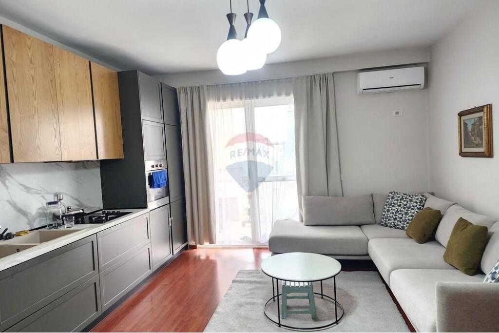 Apartament 1+1 me qira ne Qender