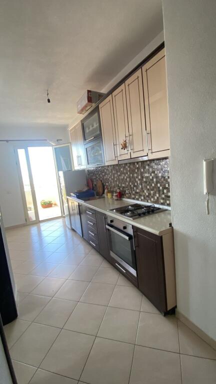 APPARTAMENTO 1+1. 30000 LEKE.CITTÀ STUDENTI